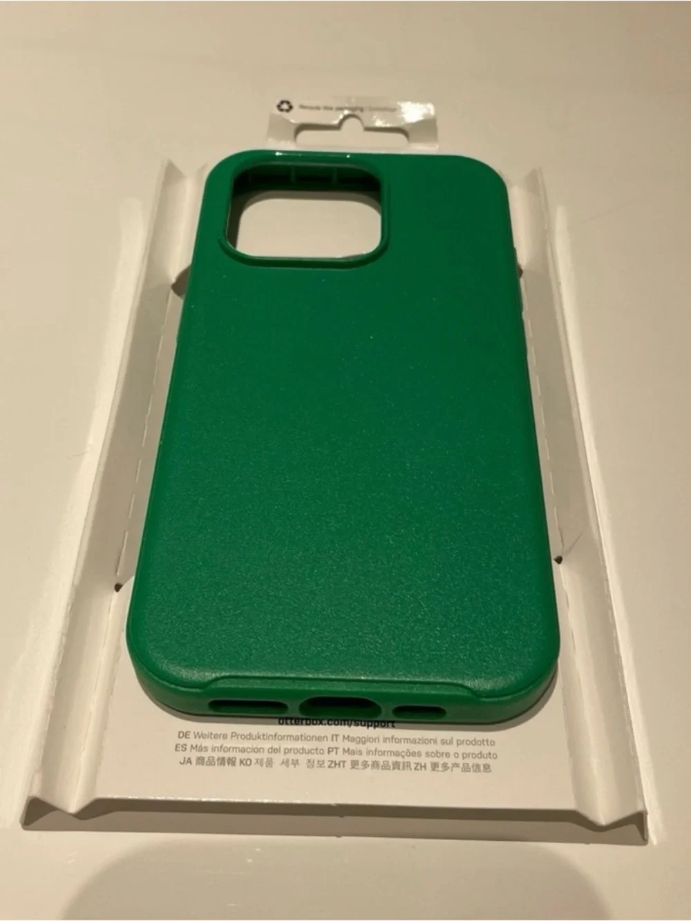 Otterbox iPhone 15 Symmetry Series Green Case - Ultra Slim & MagSafe